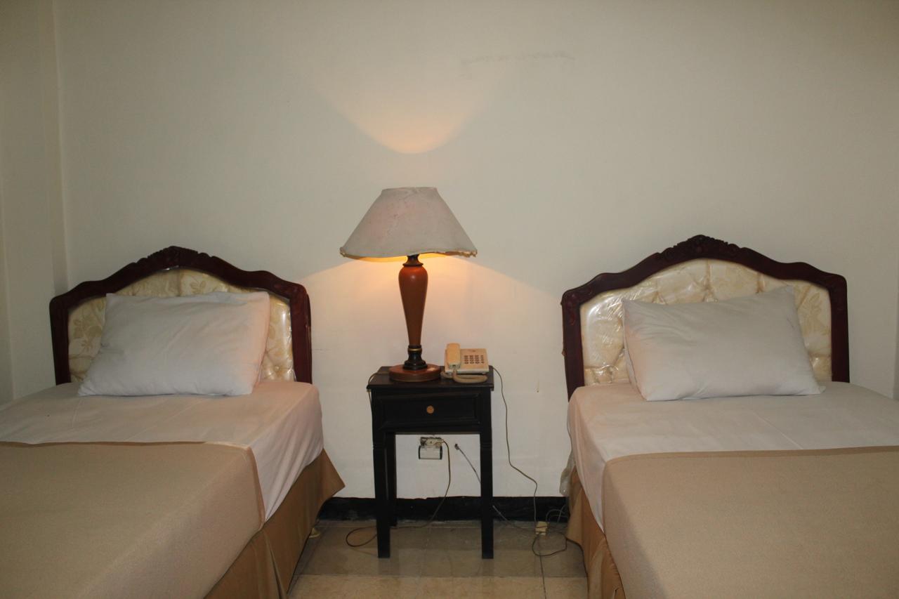 Simpang Tujuh Hotell Cepu Eksteriør bilde